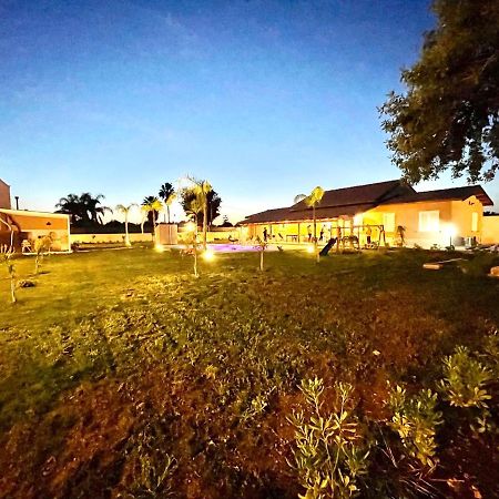 Villa Nunzia Con Piscina, Sauna E Idromassaggio. Floridia Exterior foto