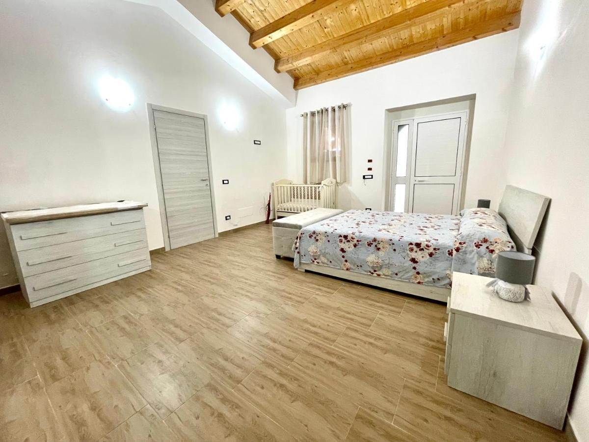 Villa Nunzia Con Piscina, Sauna E Idromassaggio. Floridia Exterior foto