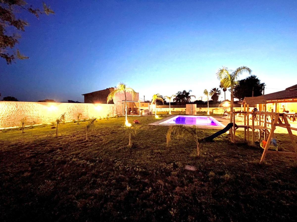 Villa Nunzia Con Piscina, Sauna E Idromassaggio. Floridia Exterior foto