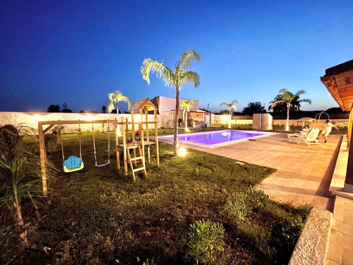 Villa Nunzia Con Piscina, Sauna E Idromassaggio. Floridia Exterior foto